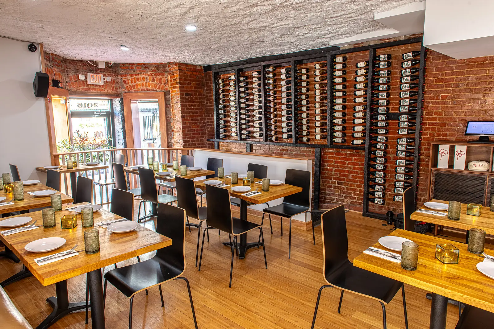dining area at Alfreda